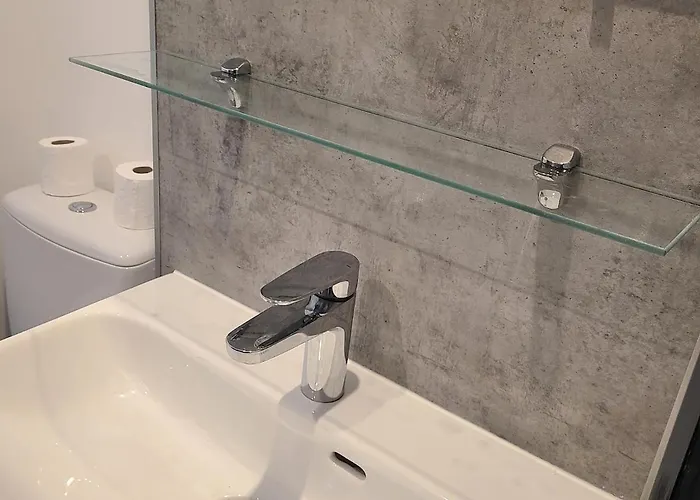 Apartamento Avec Tv Dans La Et Le Salon Brest